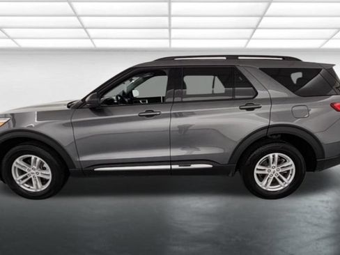 Certified 2024 Ford Explorer XLT AWD/4WD image 5