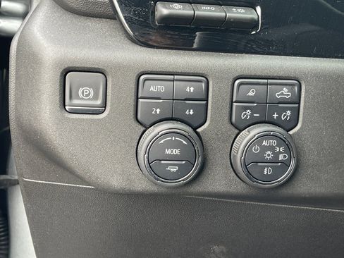 Used 2024 Chevrolet Silverado 2500 High Country w/ Technology Package image 31