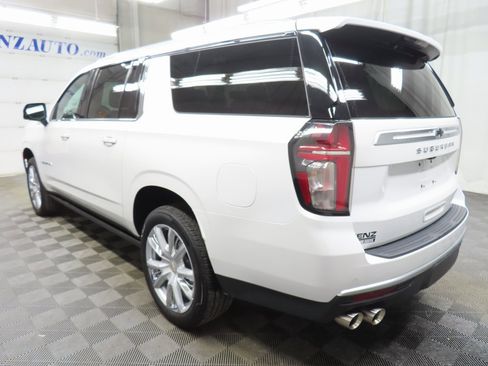 Used 2024 Chevrolet Suburban High Country image 5