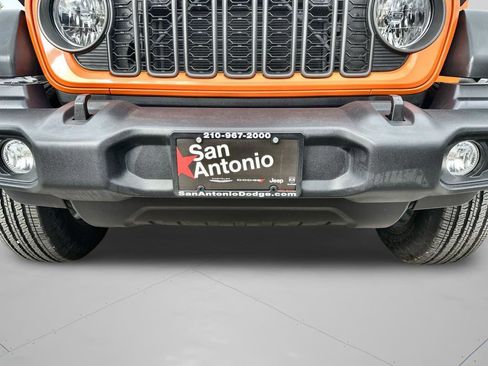 Certified 2025 Jeep Wrangler Sport AWD/4WD image 32