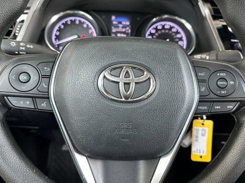 Used 2020 Toyota Camry LE FWD image 21
