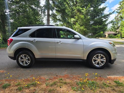 Used 2017 Chevrolet Equinox LT FWD image 7