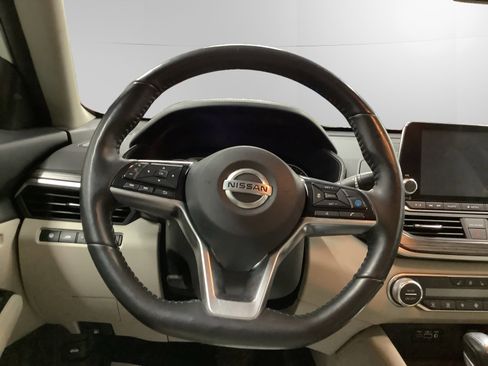 Used 2020 Nissan Altima 2.0 Platinum image 12