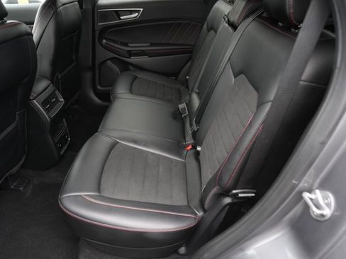 Certified 2024 Ford Edge ST-Line image 12