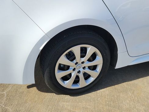 Used 2025 Toyota Corolla LE image 7