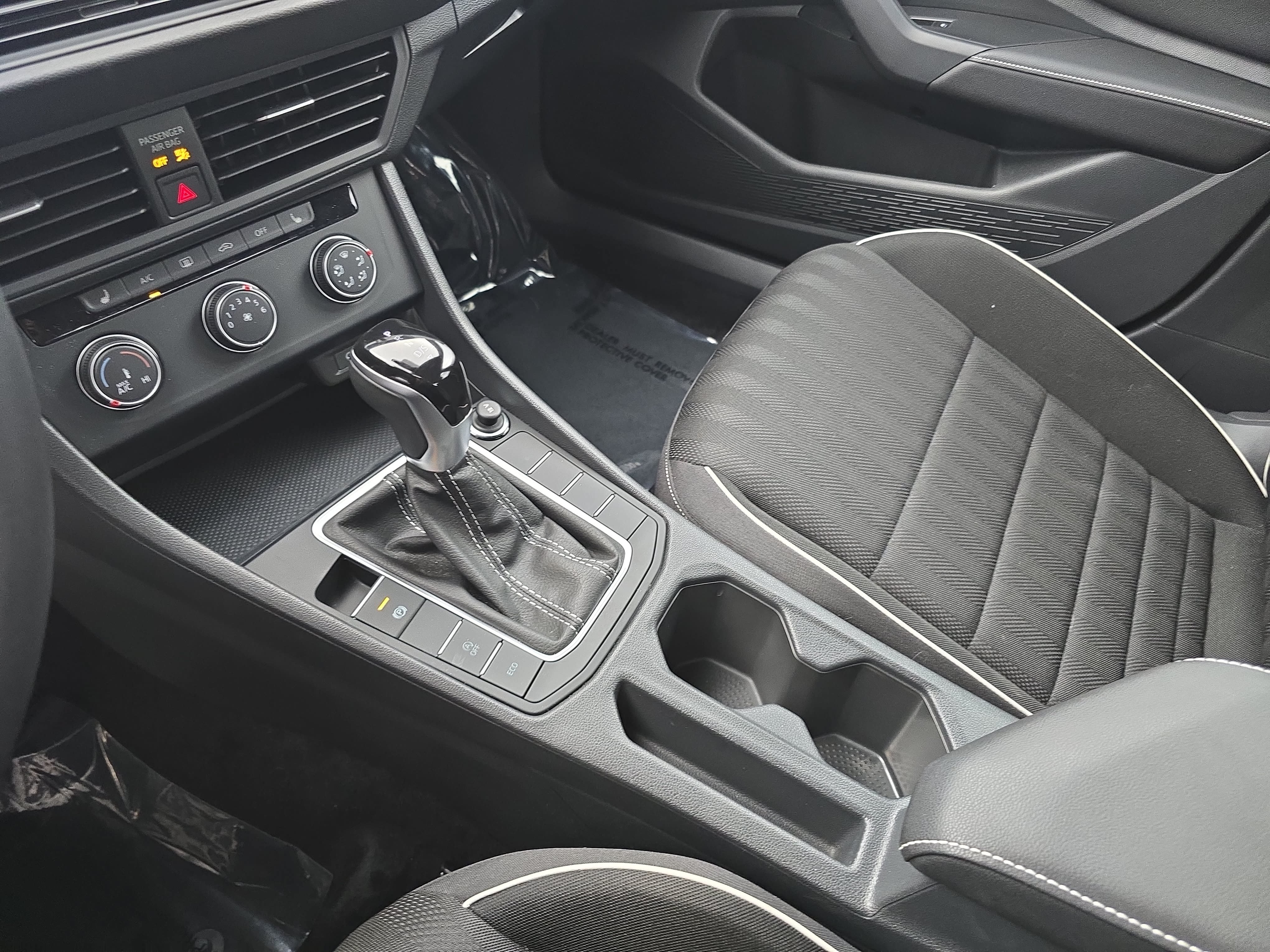 Certified 2024 Volkswagen Jetta Sport FWD image 25