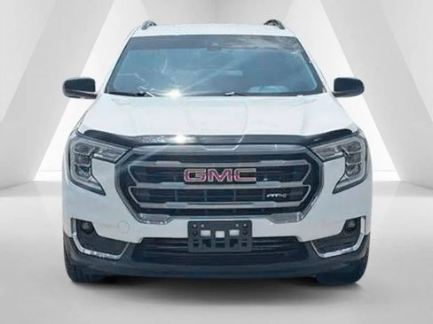 Used 2023 GMC Terrain AT4 AWD/4WD image 2