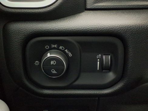 Used 2022 RAM 1500 Big Horn RWD image 22