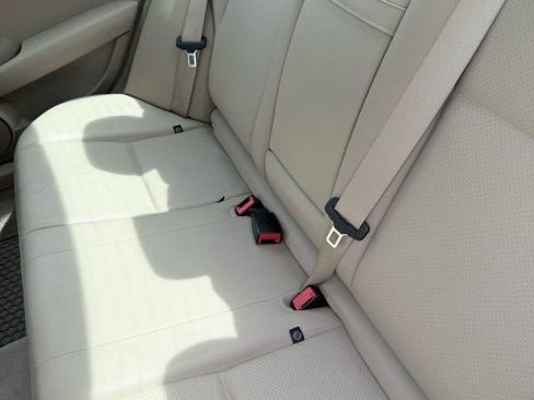 Used 2013 Mercedes-Benz C 300 4MATIC Sedan image 12