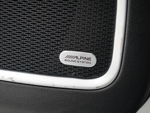 Used 2025 Jeep Compass Latitude w/ Sun & Sound Group AWD/4WD image 25