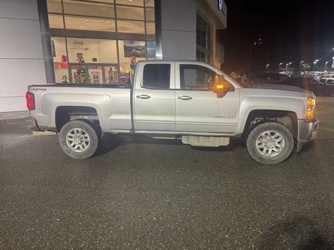 Used 2017 Chevrolet Silverado 2500 LT w/ LT Convenience Package image 2