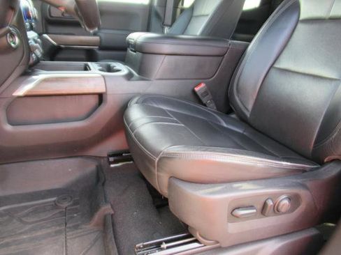 Used 2019 Chevrolet Silverado 1500 High Country w/ Technology Package image 17