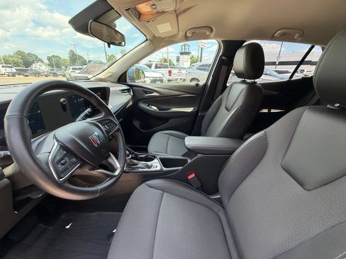 Used 2024 Buick Encore GX Preferred w/ Comfort Package AWD/4WD image 4