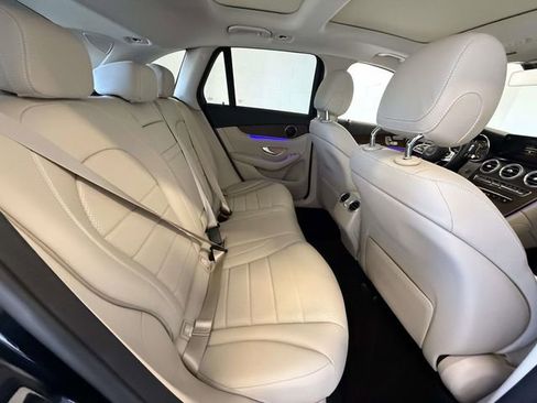 Used 2022 Mercedes-Benz GLC 300 4MATIC image 16