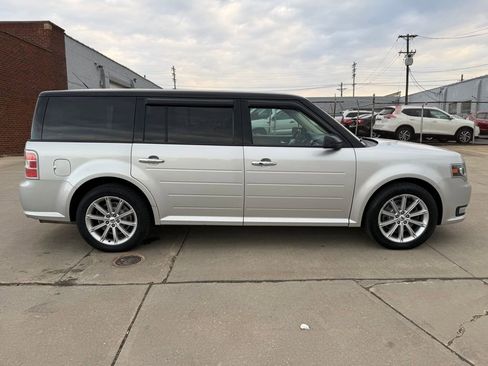 Used 2019 Ford Flex Limited w/ Limited Appearance Package image 5