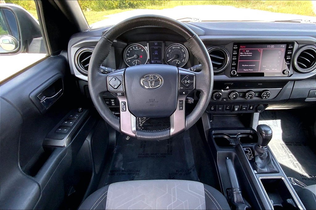 Used 2020 Toyota Tacoma TRD Sport w/ Exterior Package AWD/4WD image 5