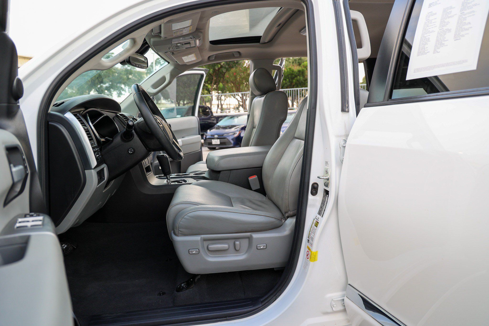 Used 2020 Toyota Sequoia Limited w/ Safety & Convenience Package AWD/4WD image 32