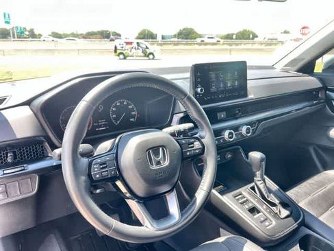 Used 2023 Honda CR-V EX-L image 15