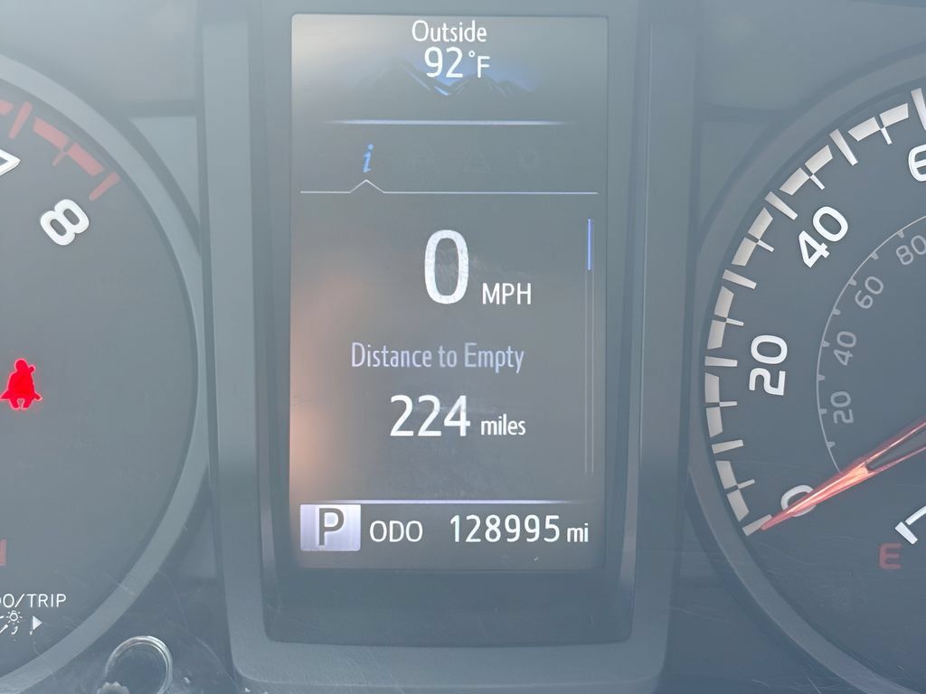 Used 2022 Toyota Tacoma SR AWD/4WD image 17