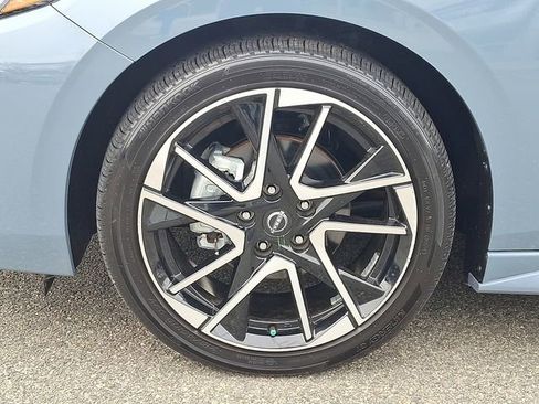 Used 2025 Nissan Sentra SR image 8