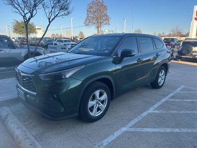 Used 2023 Toyota Highlander LE