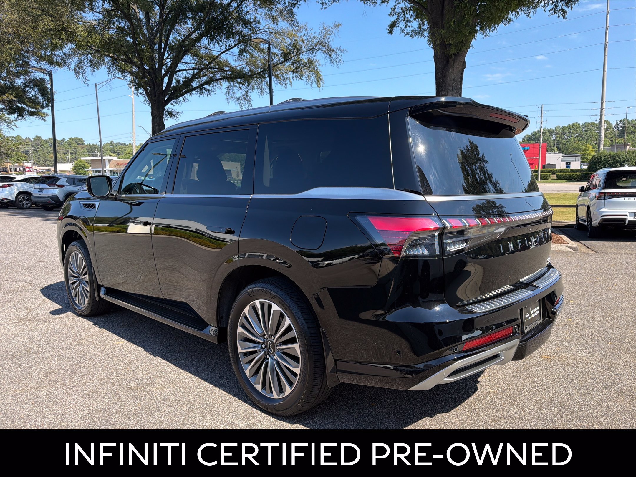 Certified 2026 INFINITI QX80 Luxe RWD image 9