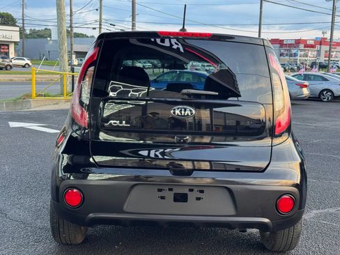Used 2017 Kia Soul w/ Convenience Package FWD image 4