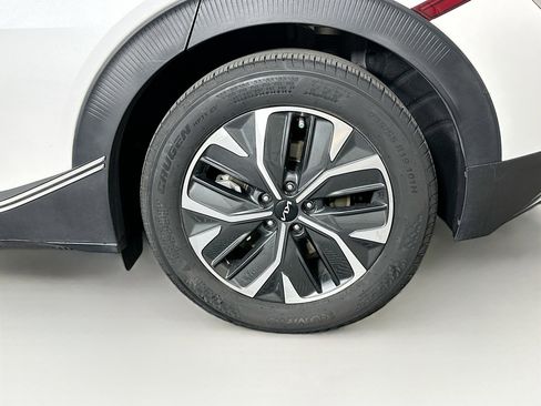 Used 2022 Kia EV6 Light image 11