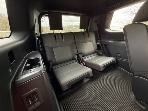 Used 2025 Lexus GX 550 Premium+ w/ Cold Area Package image 19