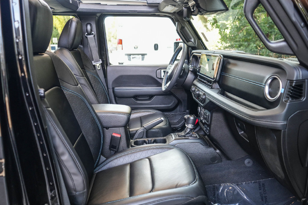 Used 2024 Jeep Wrangler High Altitude AWD/4WD image 13