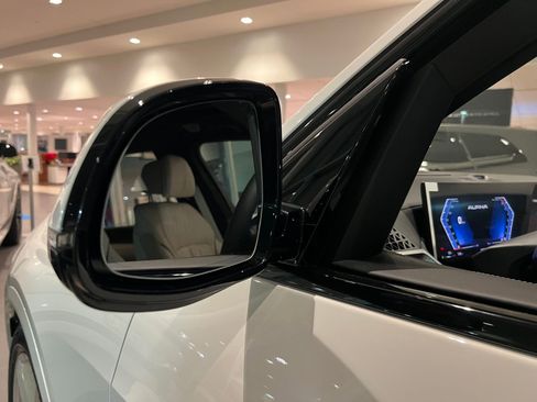 New 2026 BMW ALPINA XB7 AWD/4WD image 22