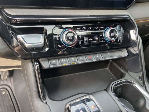 Certified 2024 GMC Sierra 1500 AT4 w/ Technology Package image 18