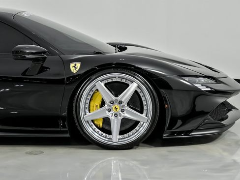 Used 2022 Ferrari SF90 Stradale image 15