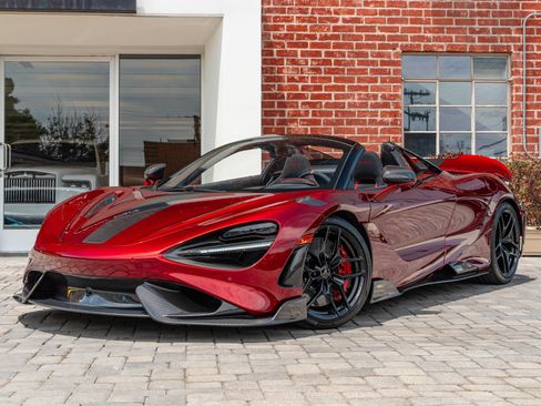 Used 2022 McLaren 765LT RWD image 25