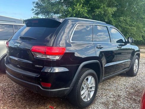 Used 2018 Jeep Grand Cherokee Laredo image 4