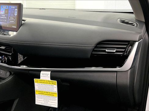 New 2025 Nissan Rogue SL image 98