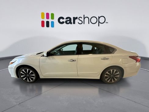 Used 2016 Nissan Altima 2.5 SL w/ 2.5 Technology w/LED Package FWD image 2