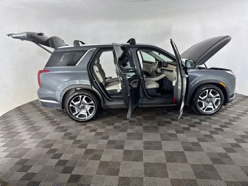 Used 2023 Hyundai Palisade Limited w/ Cargo Package FWD image 15