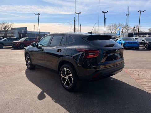 Used 2025 Chevrolet Trax RS w/ Sunroof Package image 5