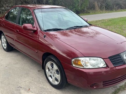 Used 2004 Nissan Sentra S image 2