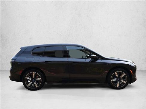 Used 2024 BMW iX xDrive50 w/ Premium Package AWD/4WD image 5