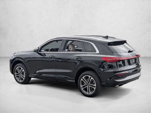 Certified 2025 Audi Q5 Premium w/ Convenience Package image 8