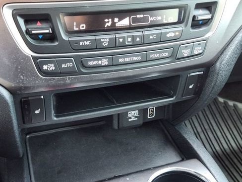 Used 2022 Honda Pilot Sport image 19