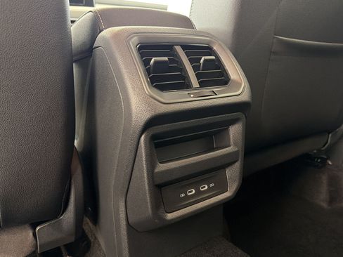 New 2026 Volkswagen Taos SE FWD image 31