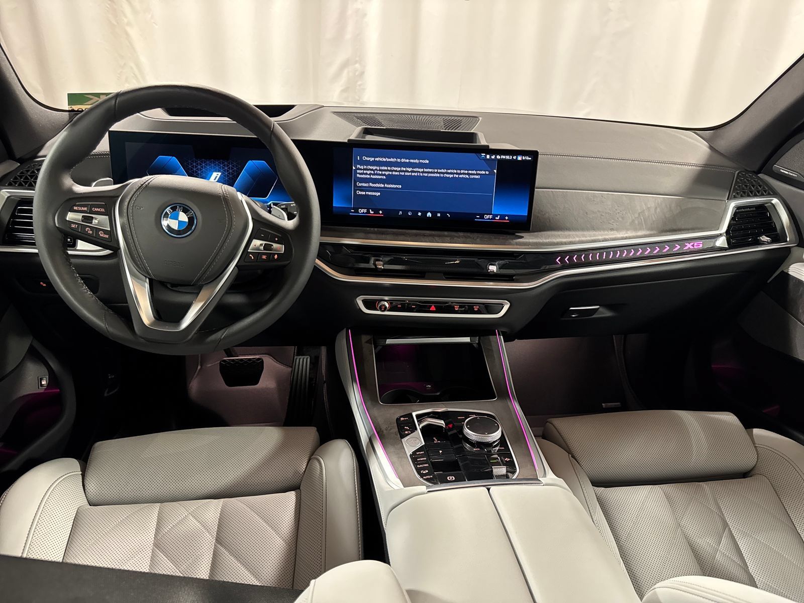 Used 2025 BMW X5 xDrive50e AWD/4WD image 4