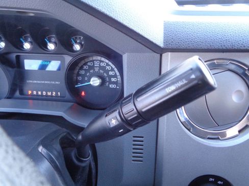 Used 2013 Ford F250 XLT w/ Chrome Pkg image 42