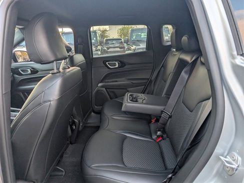 New 2026 Jeep Compass Latitude image 12