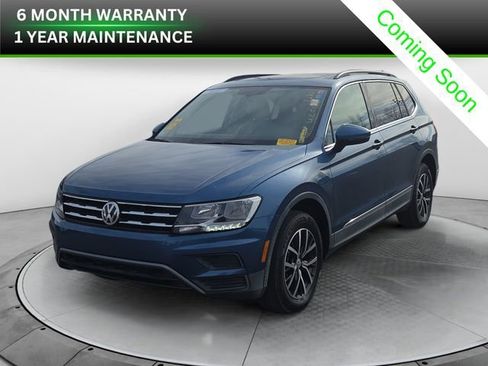 Used 2018 Volkswagen Tiguan SE w/ Panoramic Sunroof Package image 1