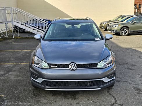 Used 2017 Volkswagen Golf Alltrack SE AWD/4WD image 2