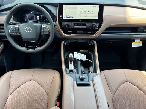 Certified 2026 Toyota Grand Highlander AWD Hybrid image 17